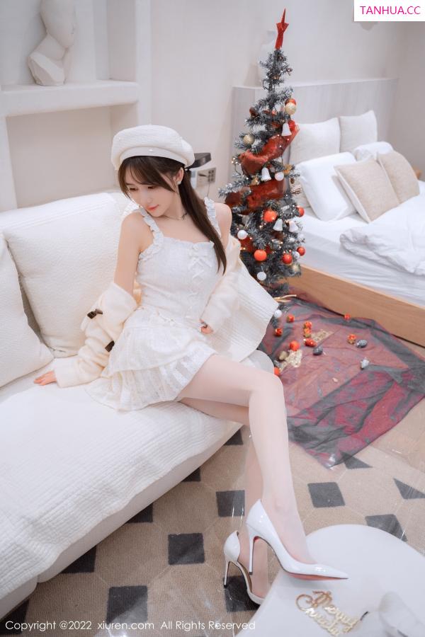 婠婠么  [XiuRen]高清写真图 2022.12.21 No.6025 婠婠么 丝袜美腿第20张图片